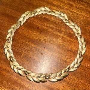 Elegant Gold Leaf Necklace